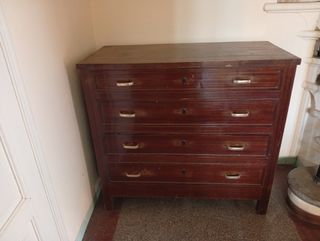 Cassettiera in legno marrone