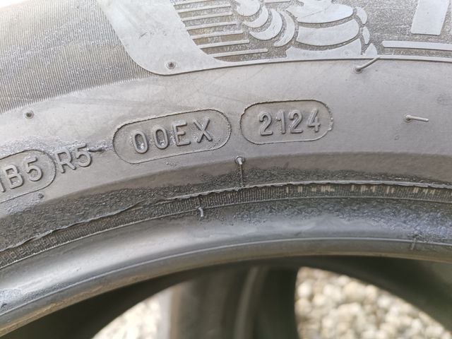 2 = 285/40R20  112Y