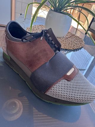 Balenciaga Race Runner

Zapatillas icónicas Balenc