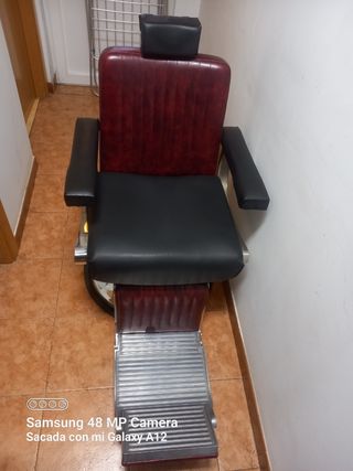 Sillon de barbero en polipielgranate muy comodo
