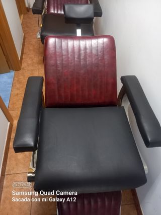 Sillon de barbero en polipielgranate muy comodo