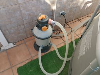 Piscina y depuradora de arena y limpiafondos bestw