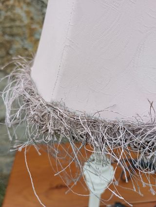 Lampara sobremesa rosa y blanca