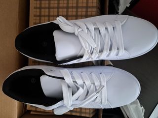 Zapatillas blancas y negras nº 43