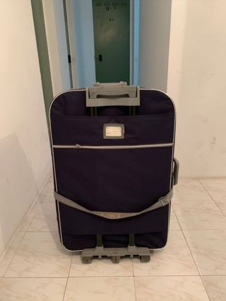 Maleta azul grande con ruedas