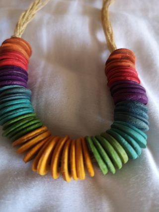 Collar multicolor madera coco