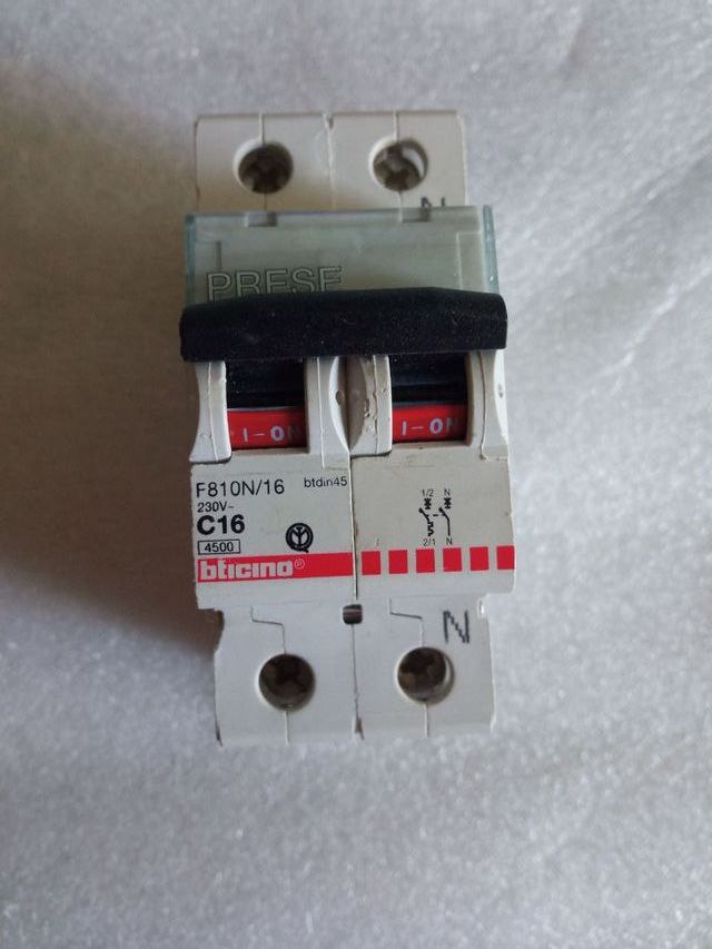 5 Interruttori magnetotermici Bticino