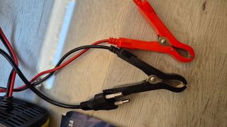 Cargador batería FOXSUR 12V 5A