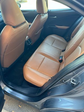 Lexus 250h Luxyry  Ux 2019