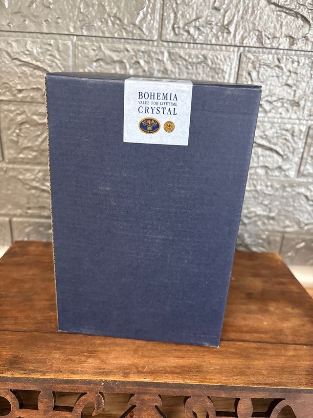 Bombonera de cristal de Bohemia