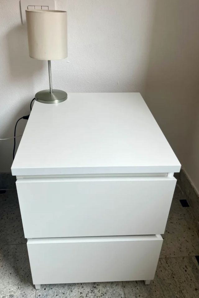 Lámpara mesilla ikea