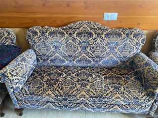 Sillón , sofá y 6 sillas vintage