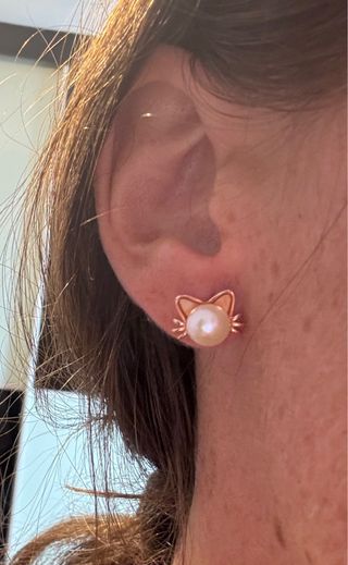 Pendientes gato perla de plata
color oro rosa
