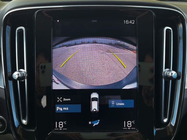 Volvo XC40 Momentum Pro 2WD