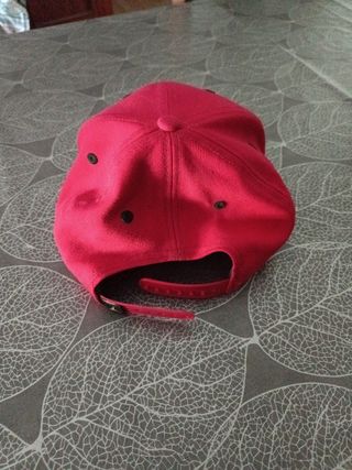 Gorra plana snapback Jordan roja