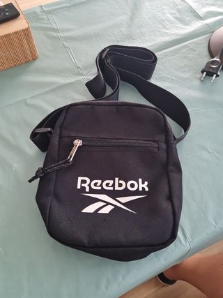 Bandolera Reebok negra