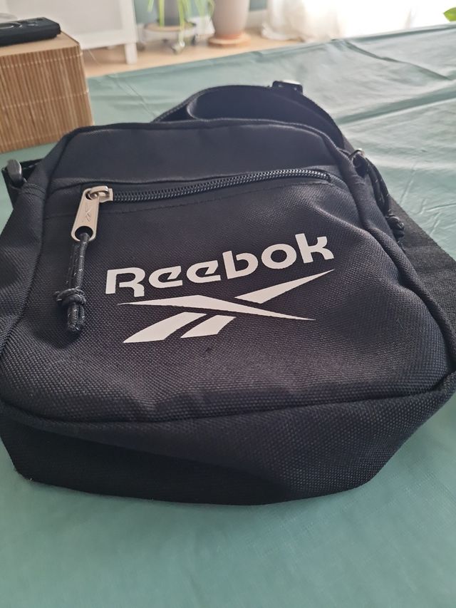 Bandolera Reebok negra
