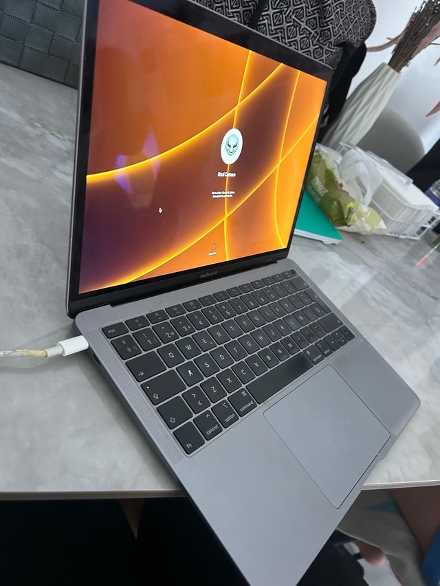 MacBook Air 2018 - 8GB RAM - 512Gb SSD