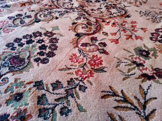 Antico tappeto di lana di grandi dimensioni