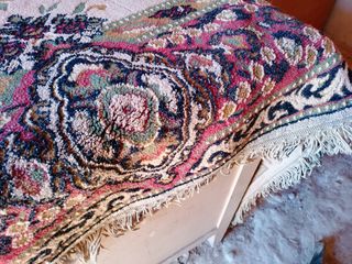 Antico tappeto di lana di grandi dimensioni