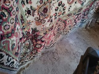 Antico tappeto di lana di grandi dimensioni