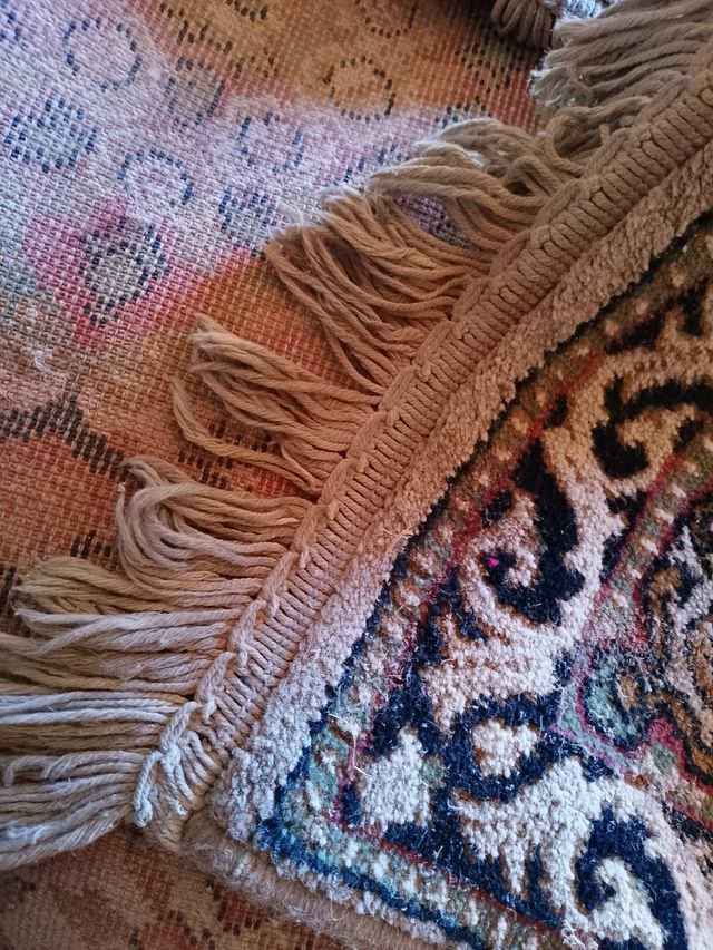 Alfombra antigua de lana de grandes dimensiones