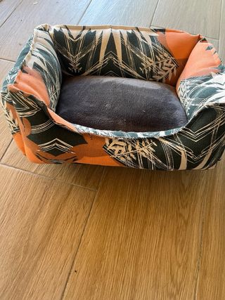 Cama mascota pequeña verde-naranja