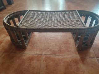 Mesa Elevación elegante de mimbre marrón