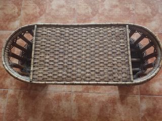 Mesa Elevación elegante de mimbre marrón