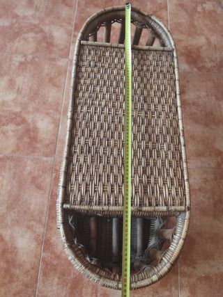 Mesa Elevación elegante de mimbre marrón