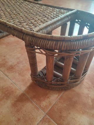 Mesa Elevación elegante de mimbre marrón