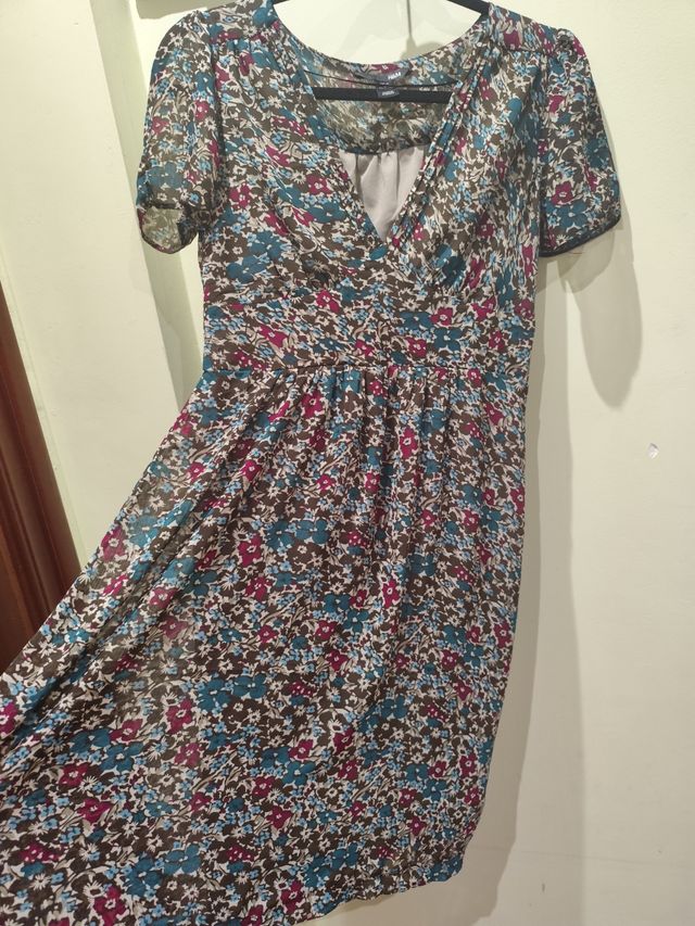 Vestido floral H&M talla 38. Nuevo