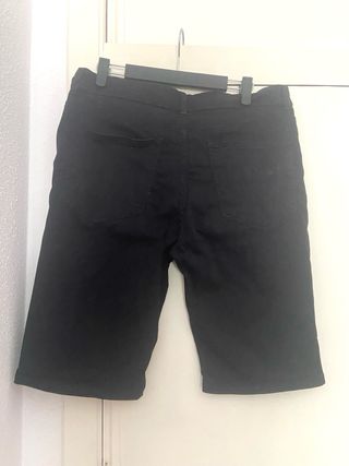 Bermuda negra hombre - L