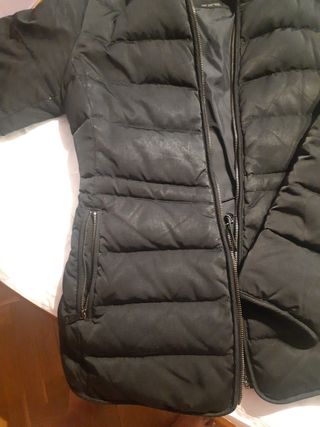 Abrigo Plumas Zara negro - Talla M.  