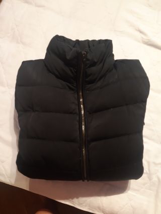 Abrigo Plumas Zara negro - Talla M.  