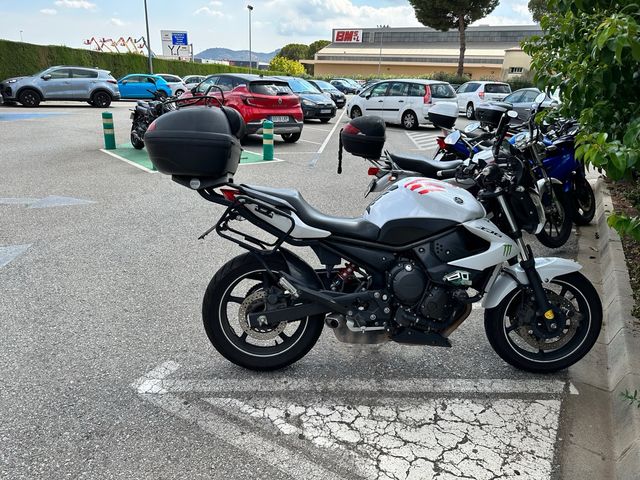 Yamaha XJ6 (2011) - 84.000km