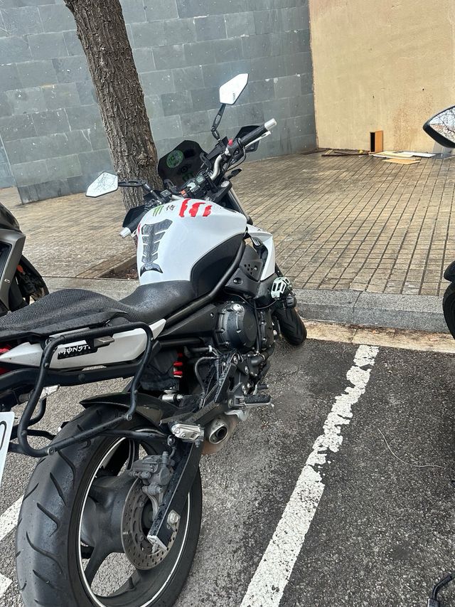 Yamaha XJ6 (2011) - 84.000km