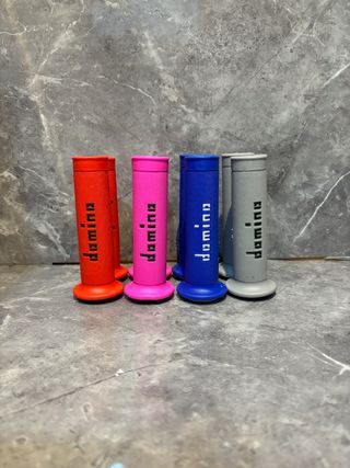 Puños de moto domino