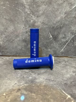 Puños de moto domino