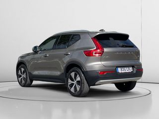 Volvo XC40 Momentum Pro 2WD