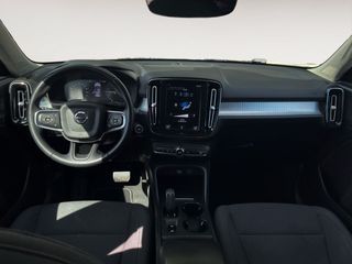 Volvo XC40 Momentum Pro 2WD