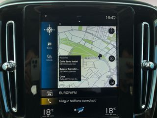 Volvo XC40 Momentum Pro 2WD