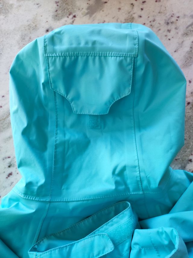 Chaqueta trekking Quechua turquesa talla XS