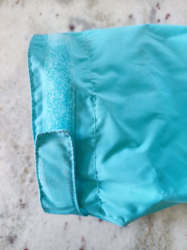 Chaqueta trekking Quechua turquesa talla XS