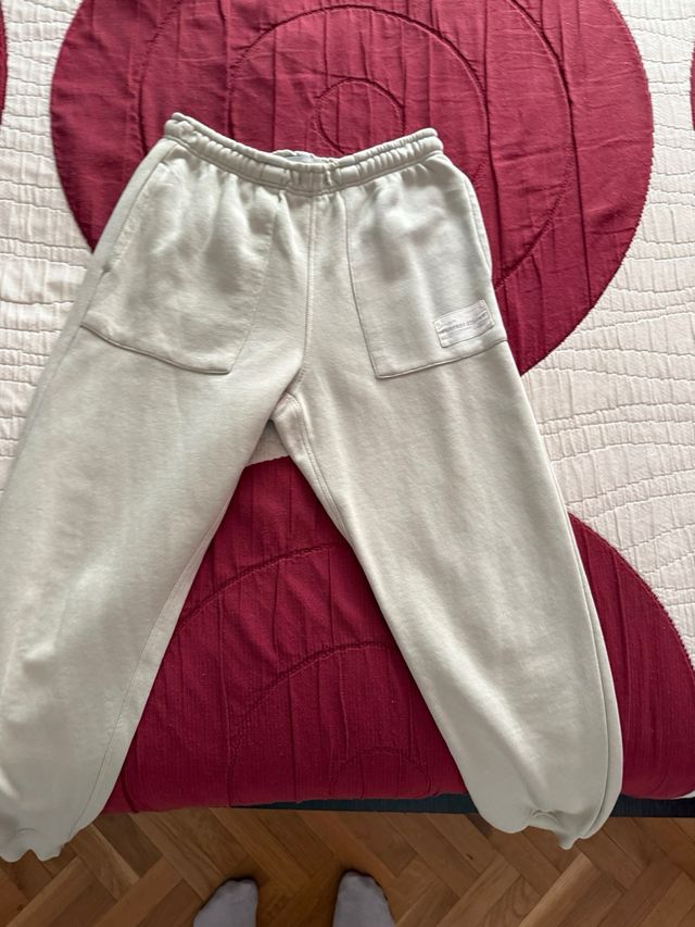 Pantalones deportivos Zara beige