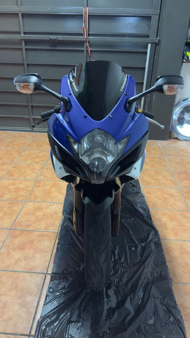 Suzuki GSXR 600 - Moto