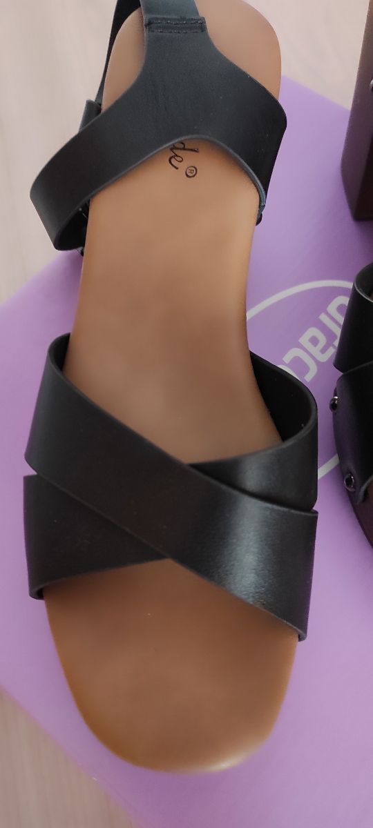 Sandali donna neri - tacco basso