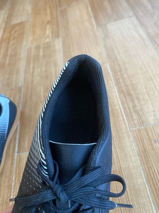 Zapatillas Kipsta Agility 100 Sala - Negras