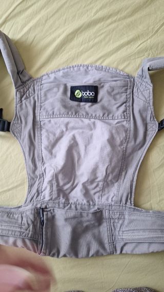 Mochila portabebés Boba gris porteo