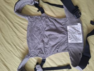 Mochila portabebés Boba gris porteo